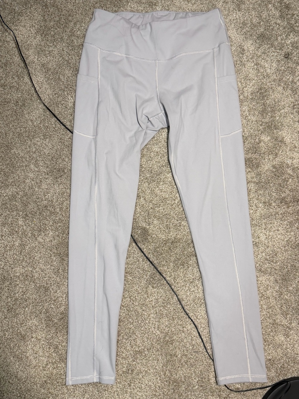 Light Gray High-Waist Active Leggings with Side Pockets